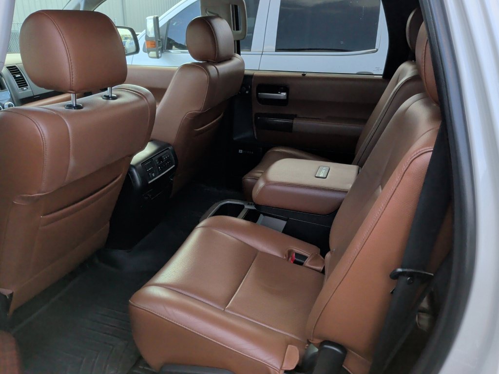 Used 2014 Blizzard Pearl Toyota Platinum image 12