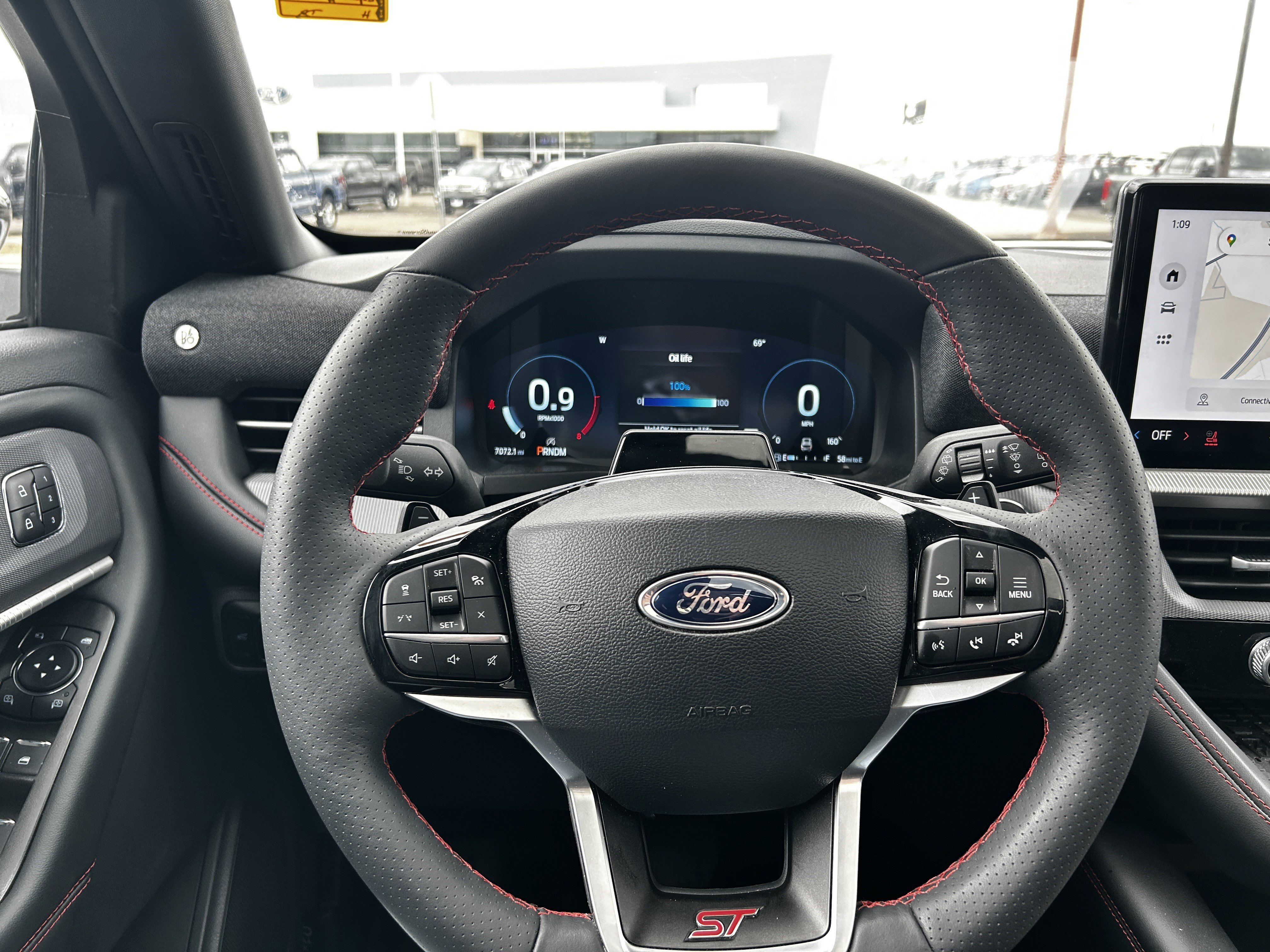 2025 Ford Explorer ST - Photo 18