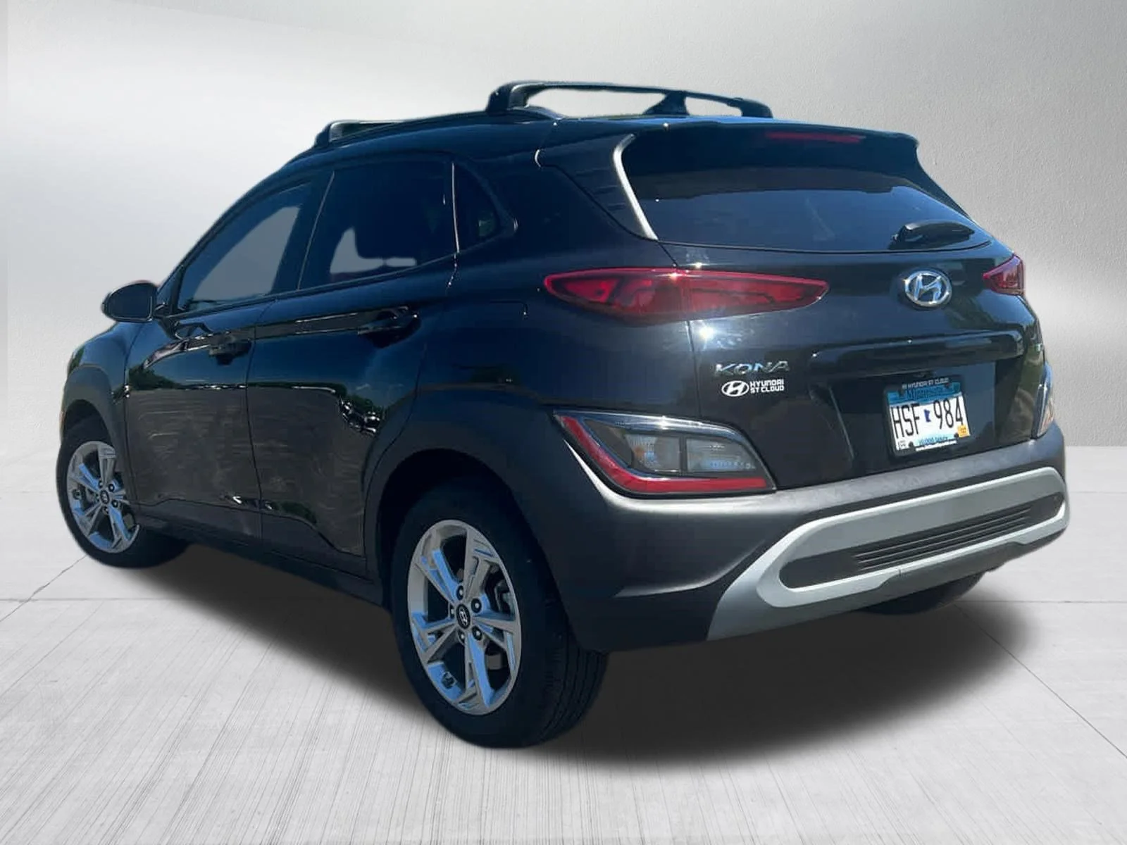 Used 2022 Ultra Black Hyundai SEL image 5