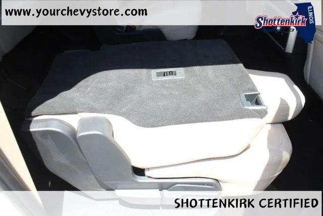 Used 2022 White Ford Limited image 16