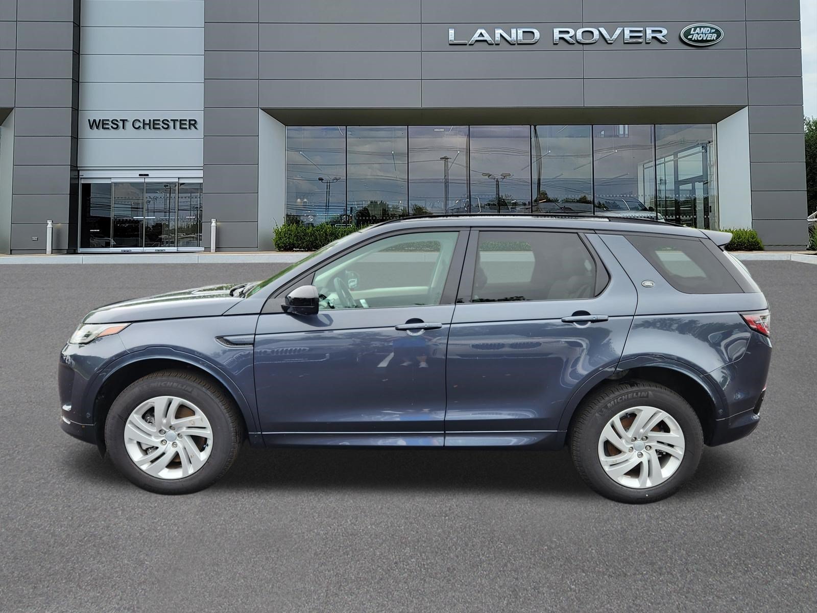 Certified Used 2025 Varesine Blue Metallic Land Rover S image 5