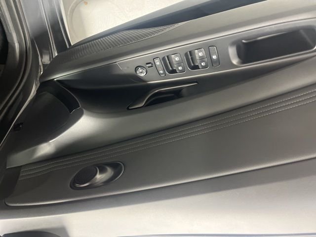 Used 2025 Gray Hyundai SEL Sport image 6