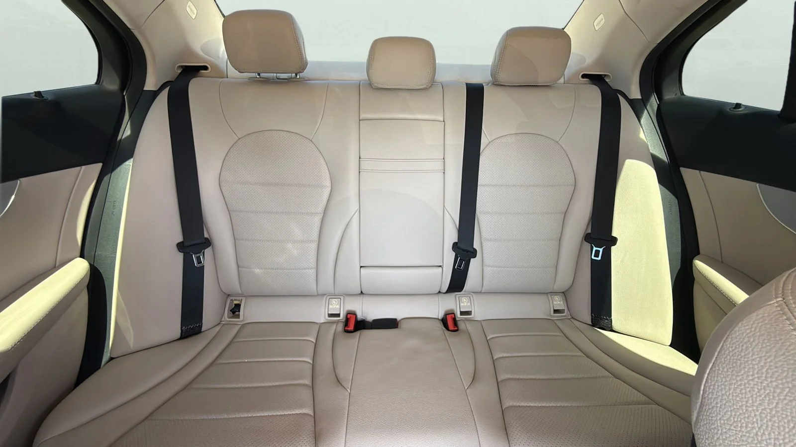 Used 2017  Mercedes-Benz C 300 image 21