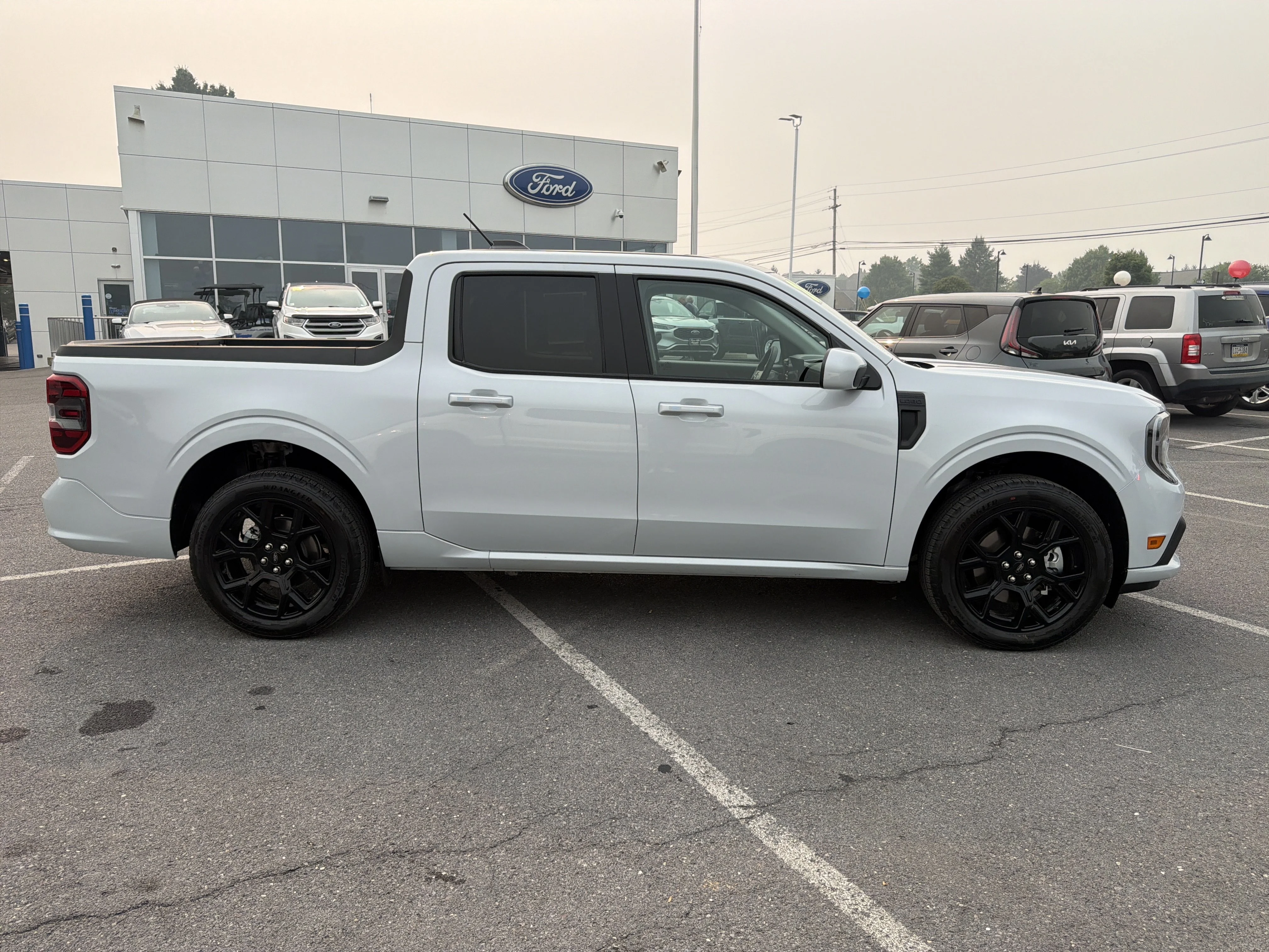 Used 2026 White Metallic Ford Lobo Standard image 2