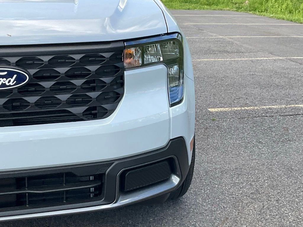 New 2026 Space White Metallic Ford XLT image 2