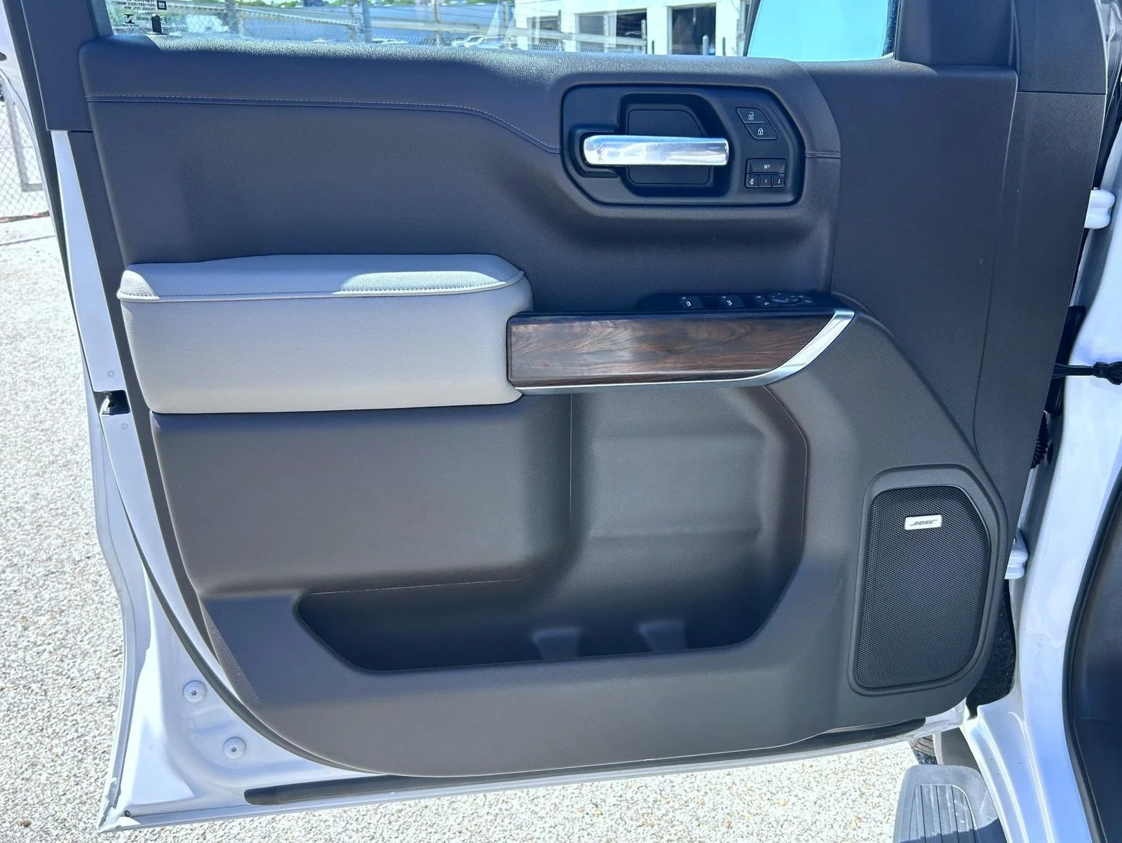 Certified Used 2022 White GMC SLT image 9