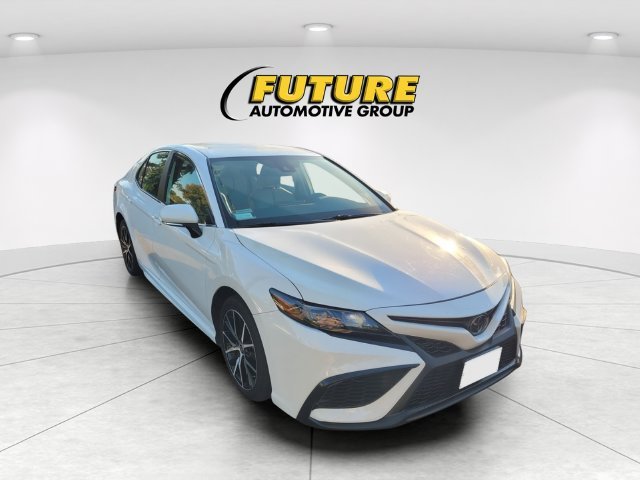 Used 2023 White Toyota SE image 1