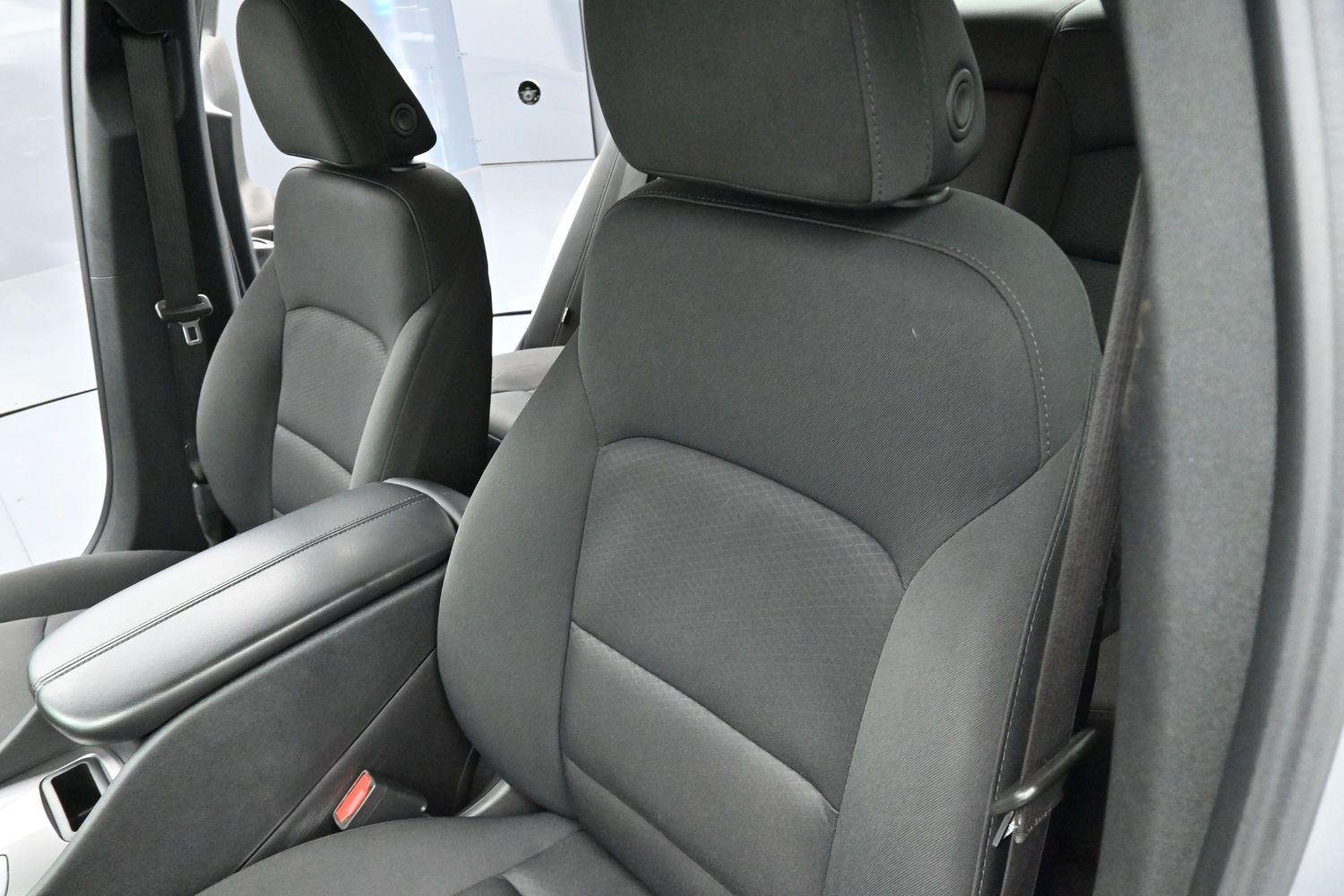 Used 2021 SILVER ICE METALLIC Chevrolet LT image 15