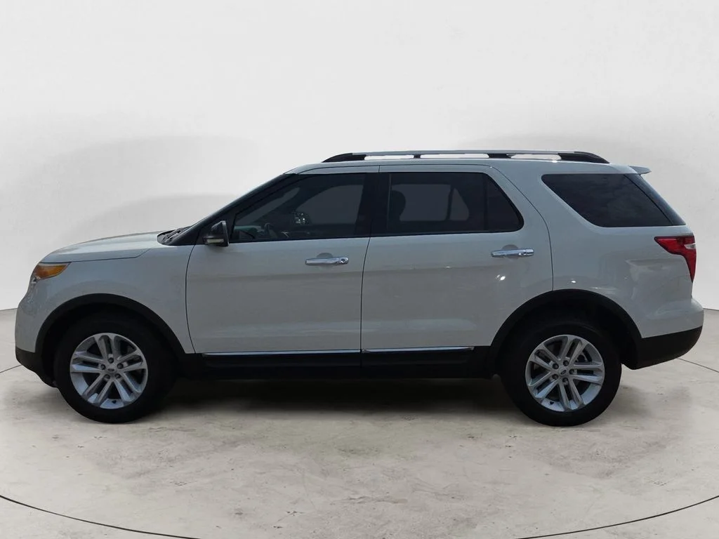 Used 2012 White Ford XLT image 8