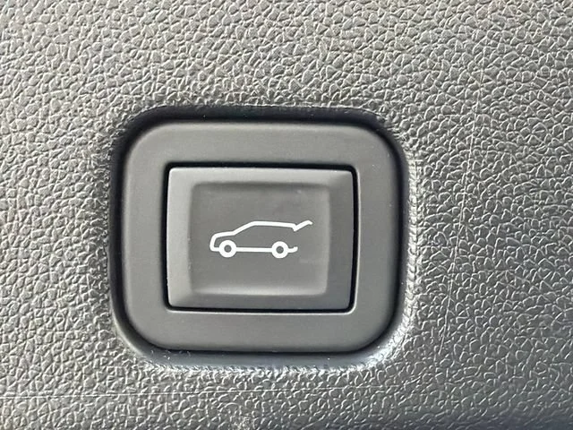 Used 2024 Mosaic Black Metallic Chevrolet RS image 19