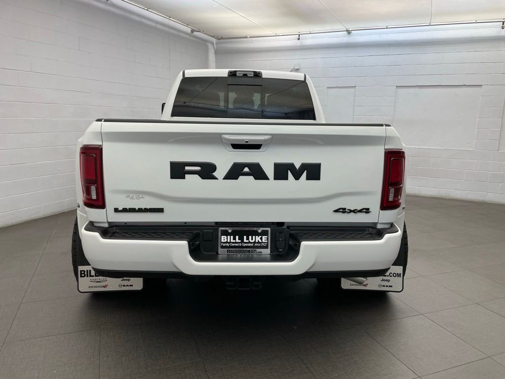 New 2026 Bright White Clear-Coat Exterior Paint RAM Laramie DRW image 4