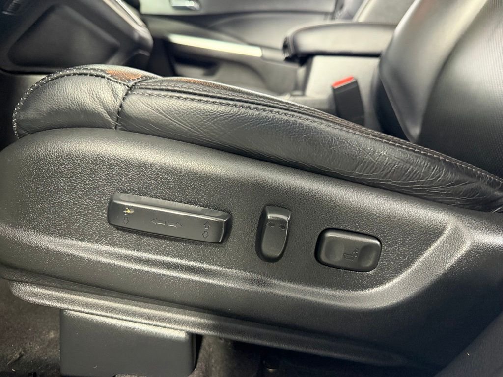 Used 2016 White Honda Touring image 19
