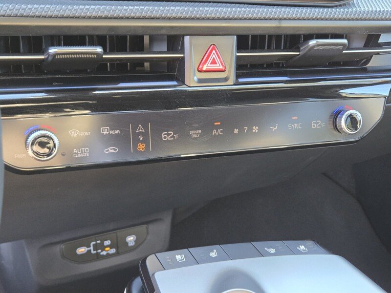 Used 2025 BLACK KIA GT-LINE RWD image 21