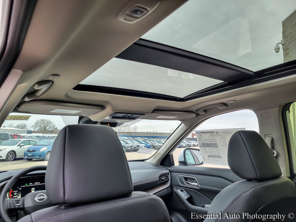 New 2026 Everest White Pearl Tricoat Nissan Platinum image 11