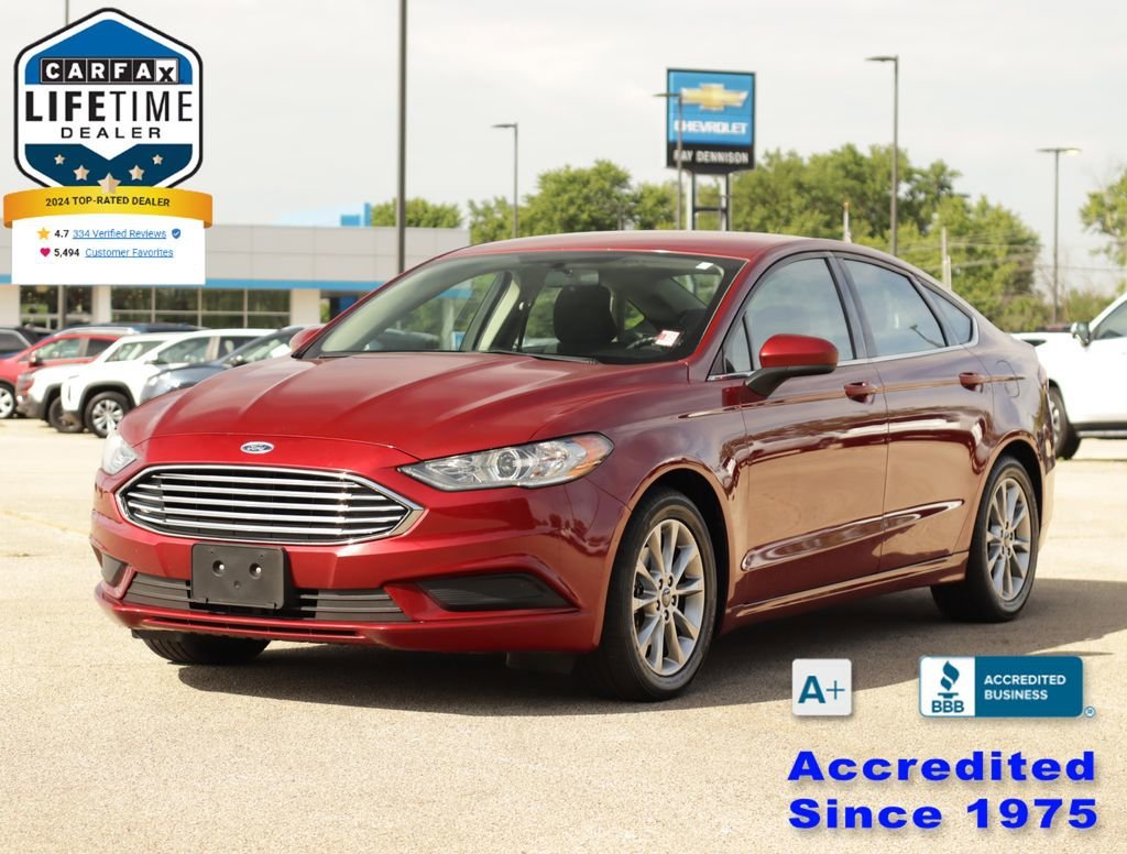 Used 2017 Red Ford SE image 3