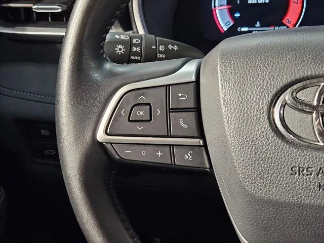 Certified Used 2025 MAGNETIC GRAY MET. Toyota  image 28