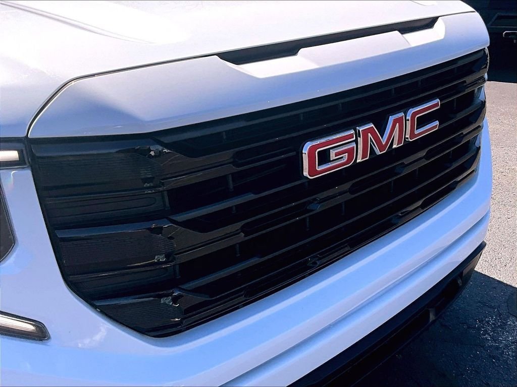Used 2023 White GMC Elevation image 32
