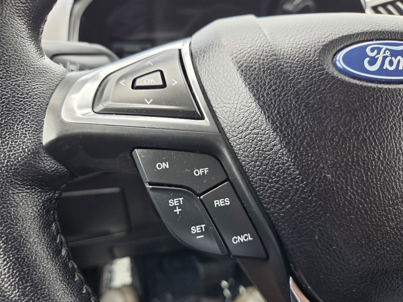 Used 2023 Silver Ford SEL image 21