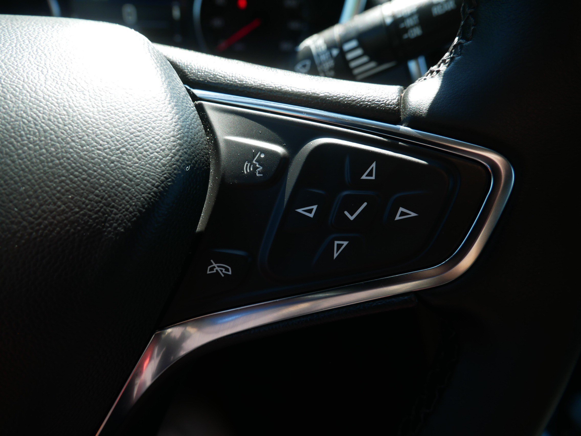 Used 2024 Sterling Gray Metallic Chevrolet LT image 30