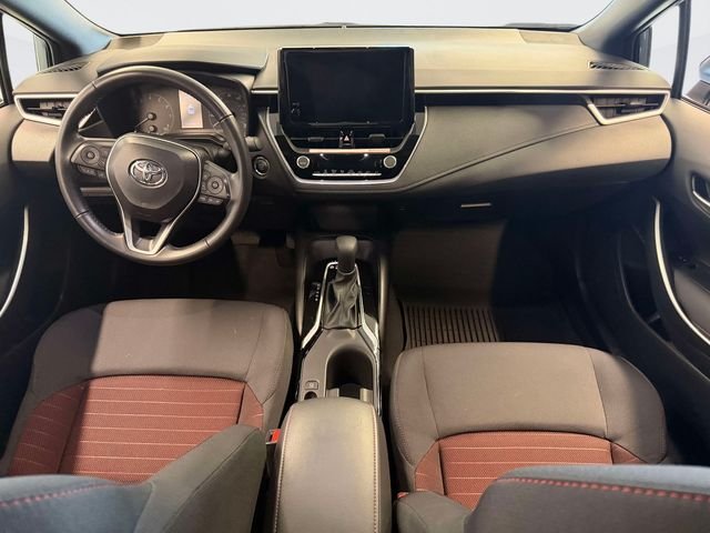 Used 2025  Toyota SE image 13