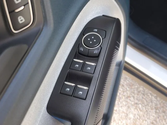 New 2026 Oxford White Ford XLT image 17