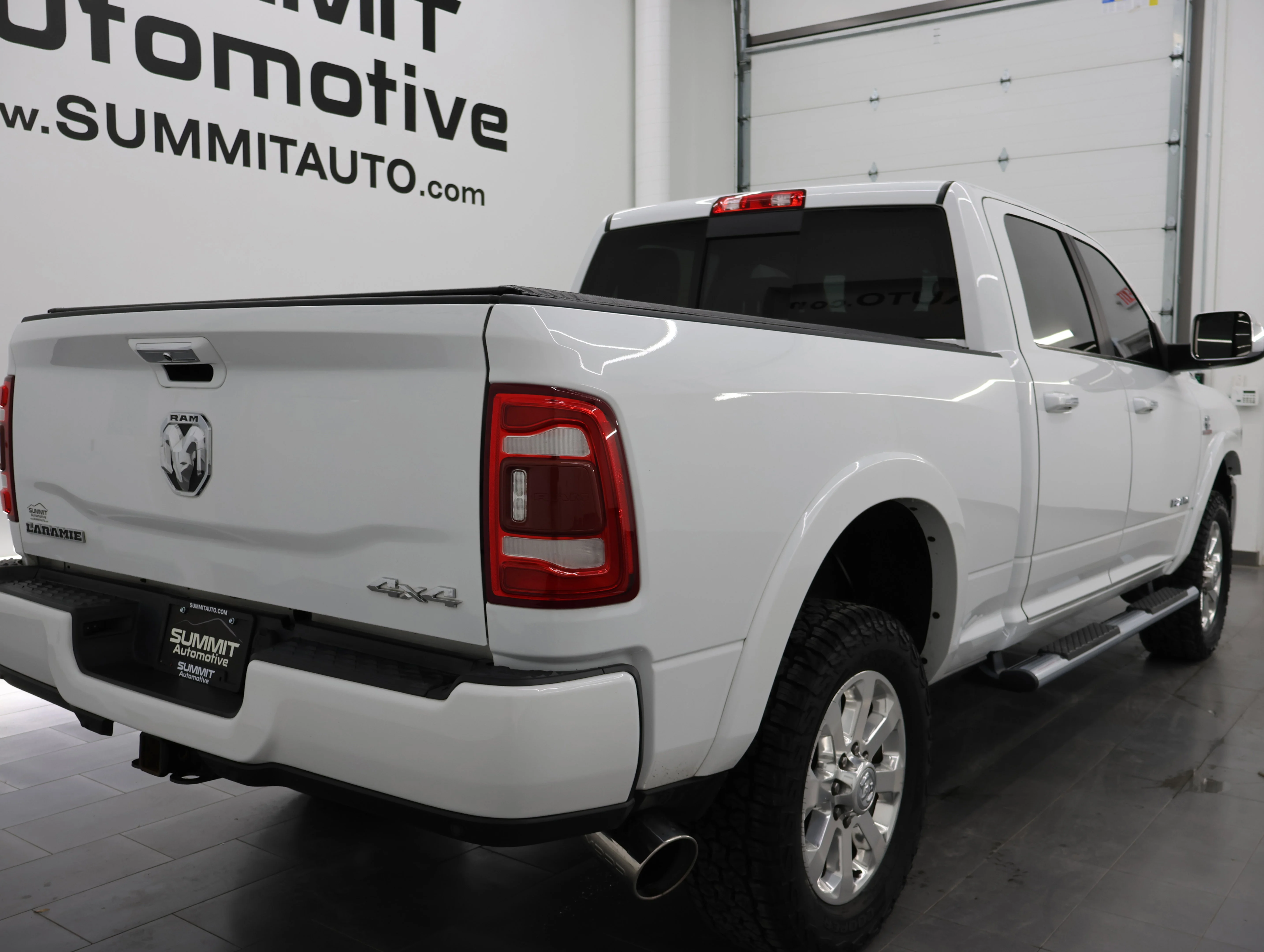 Used 2020 Bright White Clearcoat Ram Laramie image 4