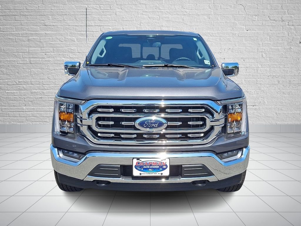 Used 2023 Gray Ford XLT image 2