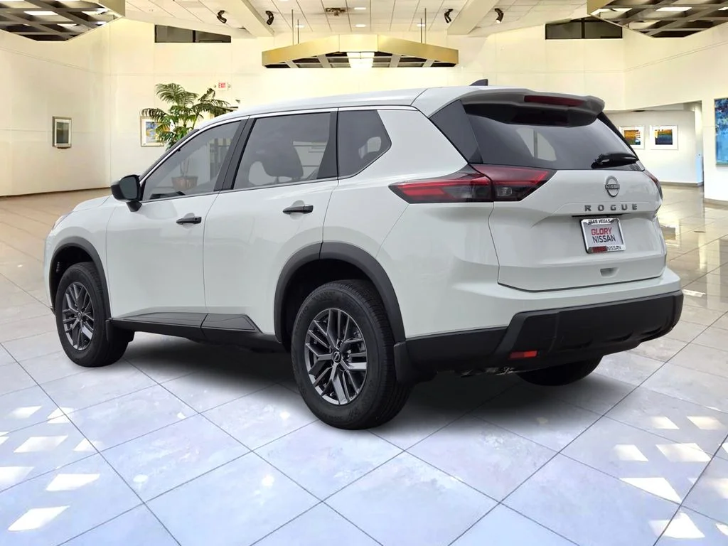 New 2026 Glacier White Nissan S image 4