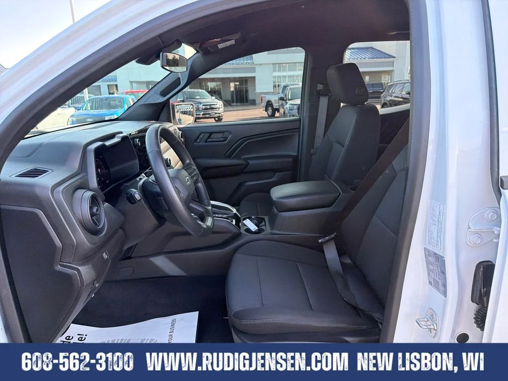 Used 2024 White Chevrolet Trail Boss image 9