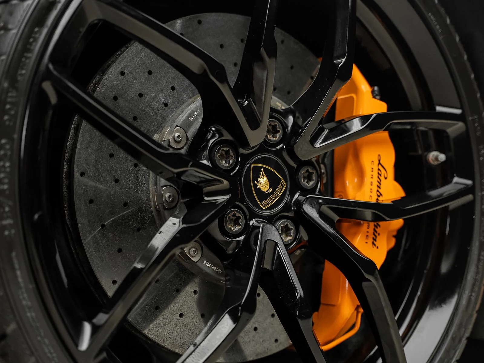 Used 2015 Orange Lamborghini LP610-4 image 25