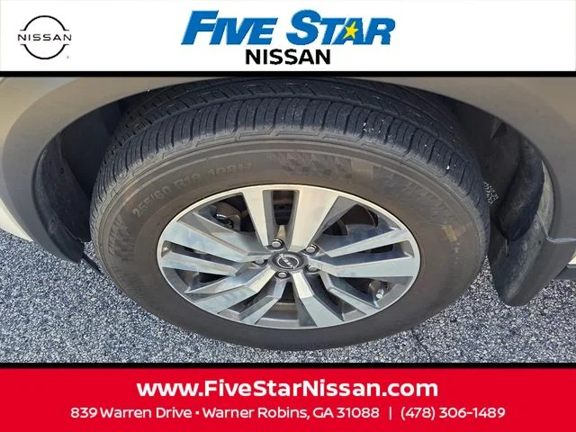 Used 2024 White Nissan SL image 18
