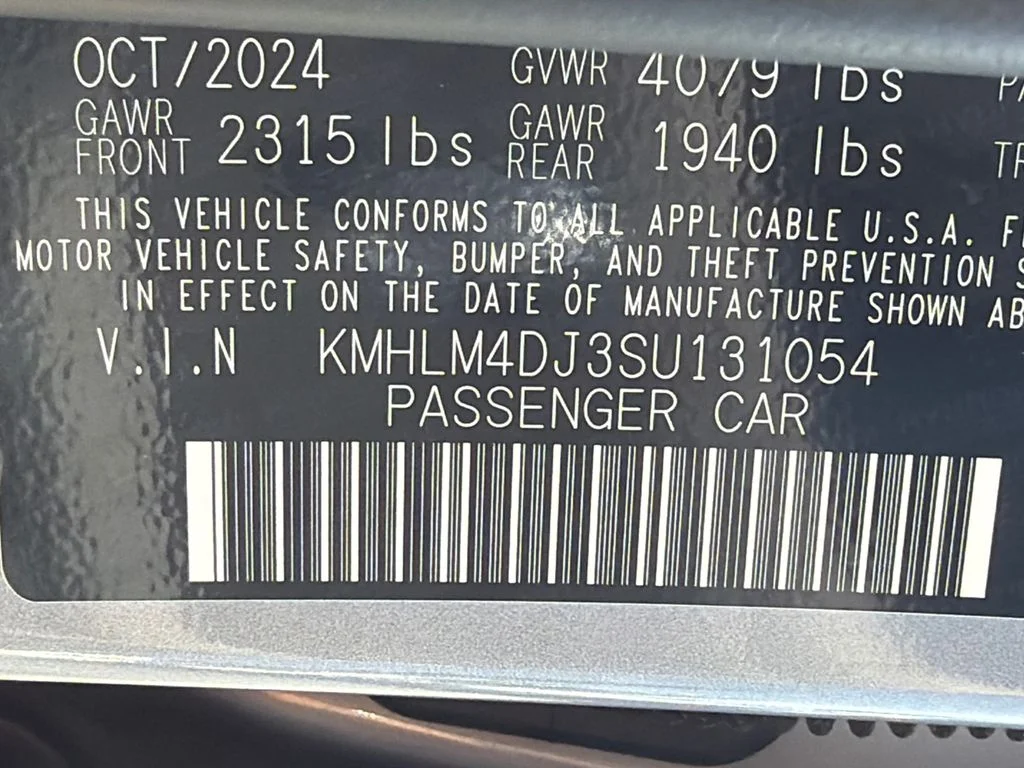 Used 2025 Silver Hyundai Blue image 31