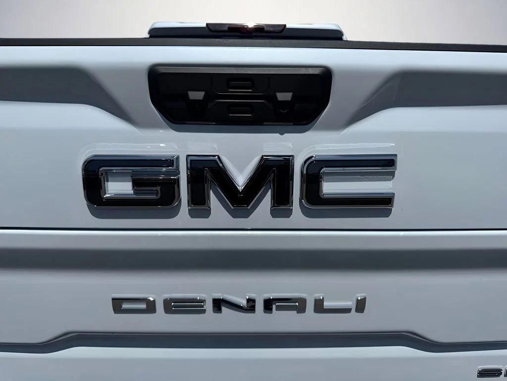 New 2026 Glacier White Tricoat GMC Denali Ultimate image 37