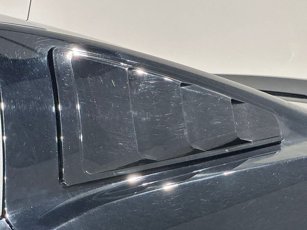 Used 2010  Ford GT image 15