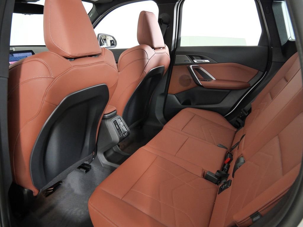 New 2026 Mineral White Metallic BMW xDrive28i image 29