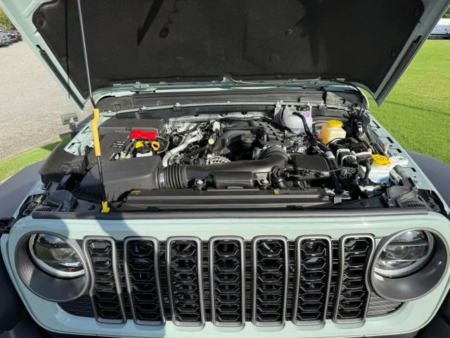 New 2026 Earl Clearcoat Jeep Sport S image 28