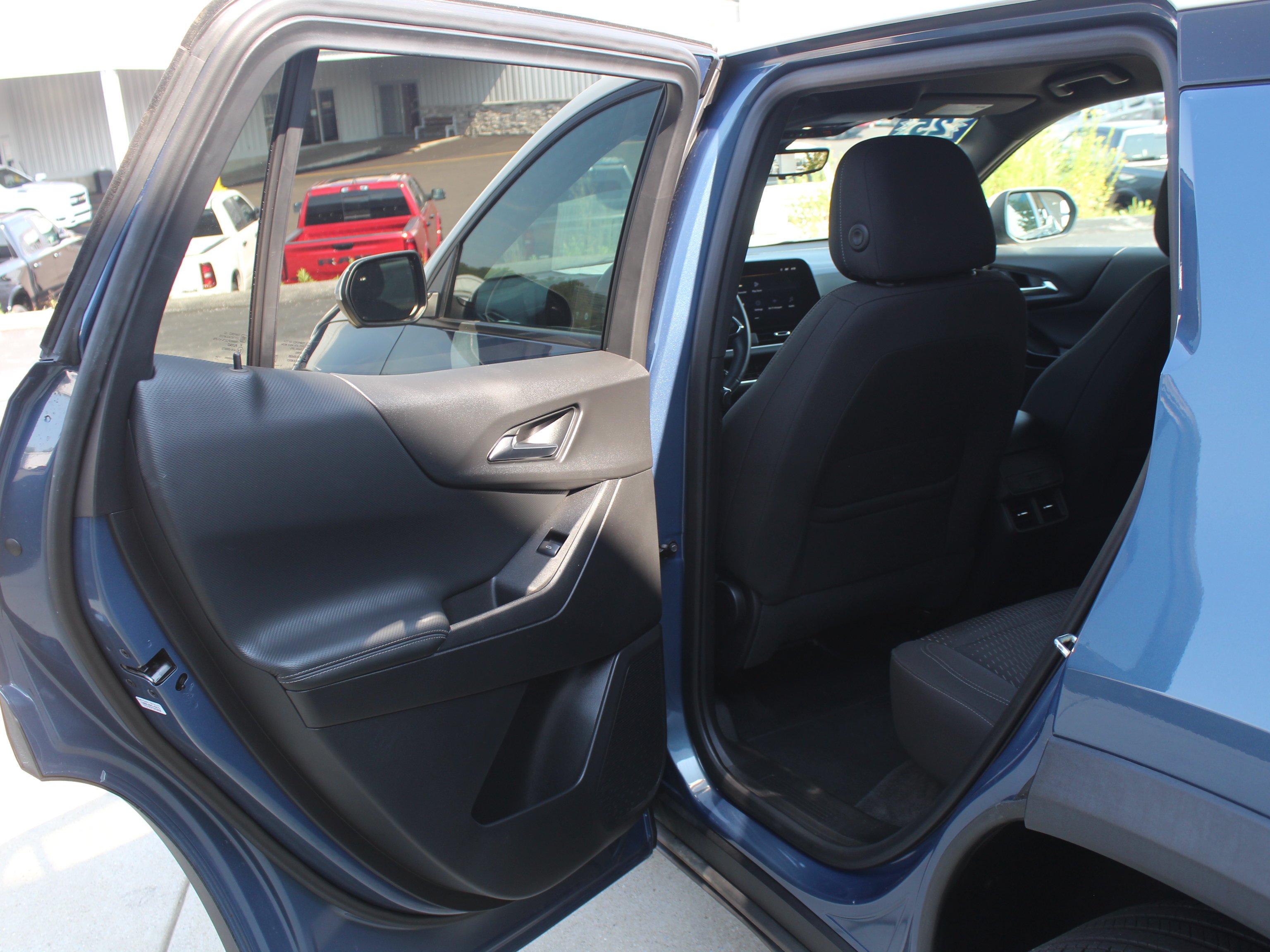 2025 Chevrolet Equinox LT - Photo 20