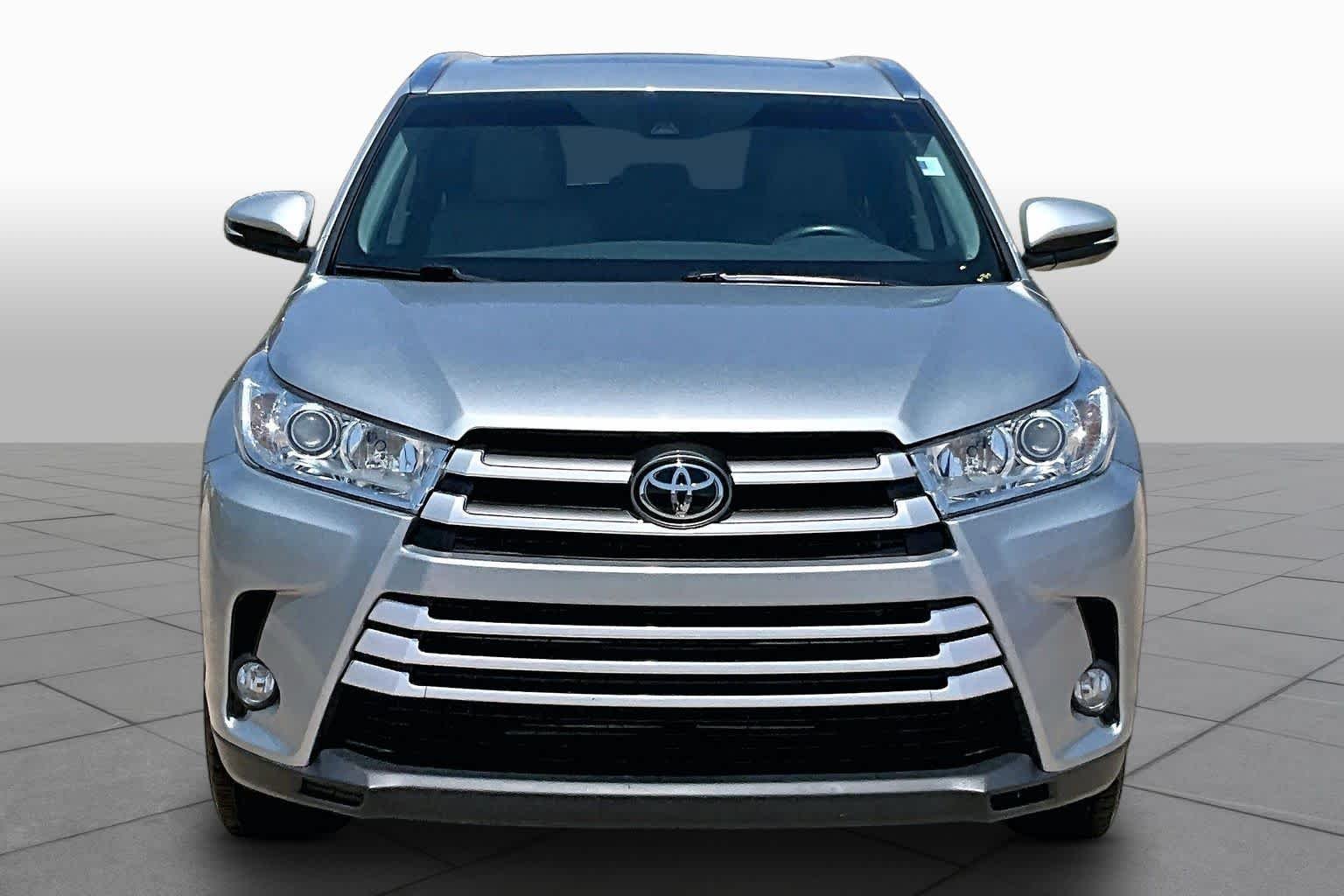 Pre-Owned 2019 Toyota Highlander XLE
