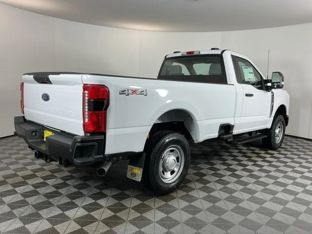 New 2026 Oxford White Ford XL image 4