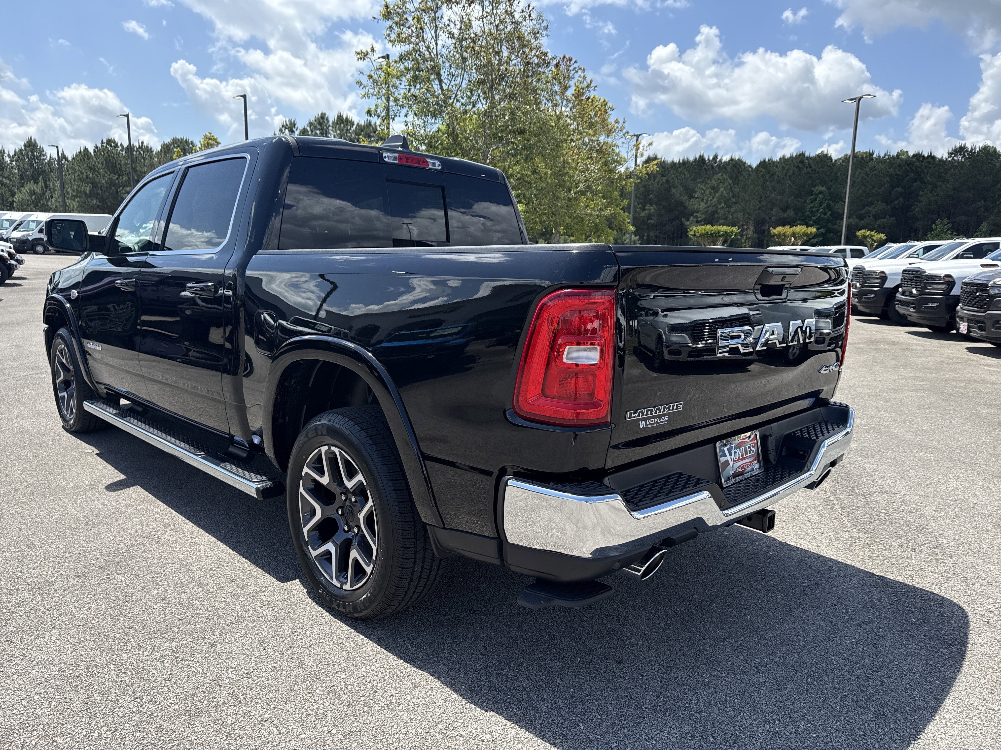 New 2026 Diamond Black Crystal Pearl-Coat Exterior Paint RAM Laramie image 5