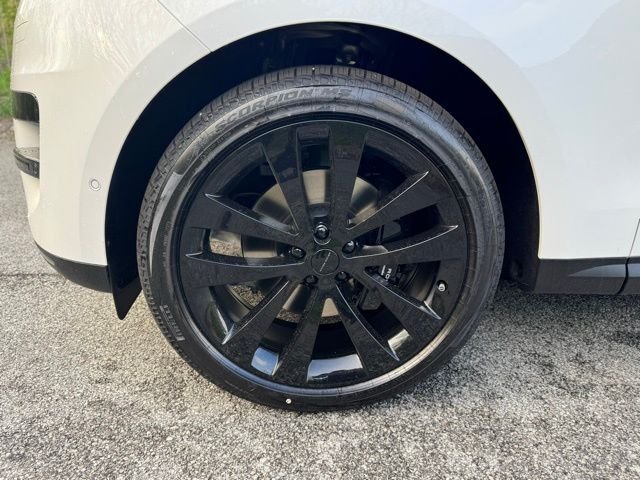 New 2026 Ostuni Pearl White LAND ROVER SE image 2