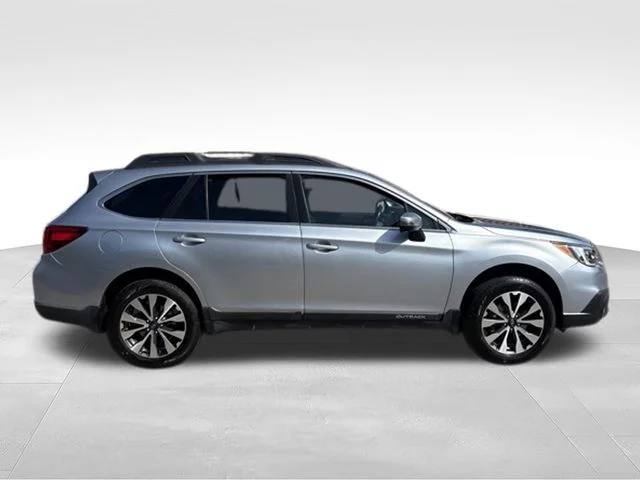 Used 2017 Silver Subaru 2.5i image 8
