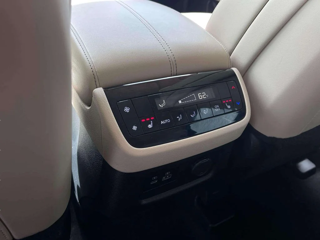 Used 2023 Mineral Black INFINITI LUXE image 23