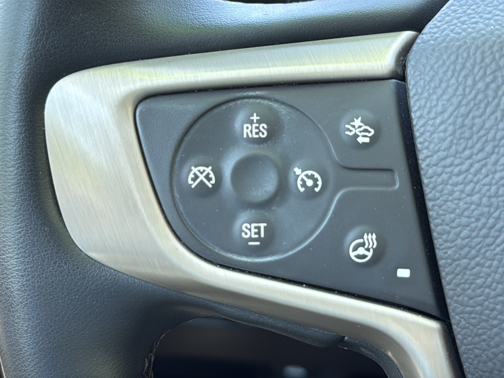 Used 2023 White GMC Denali image 9