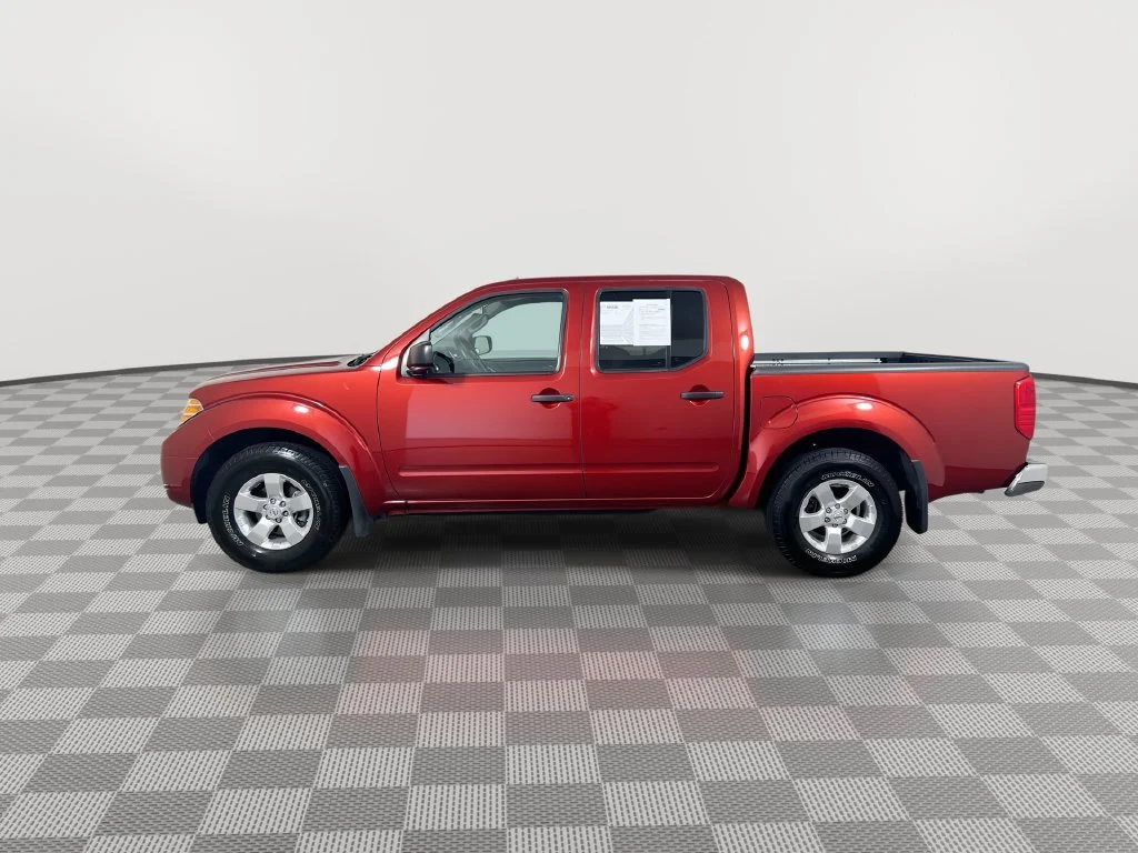 Used 2012 Red Nissan SV image 9
