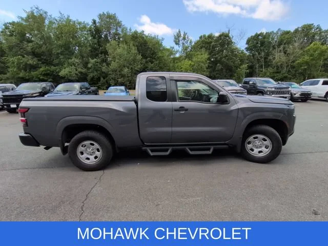 Used 2022 Gray Nissan King Cab S 4x4 image 5
