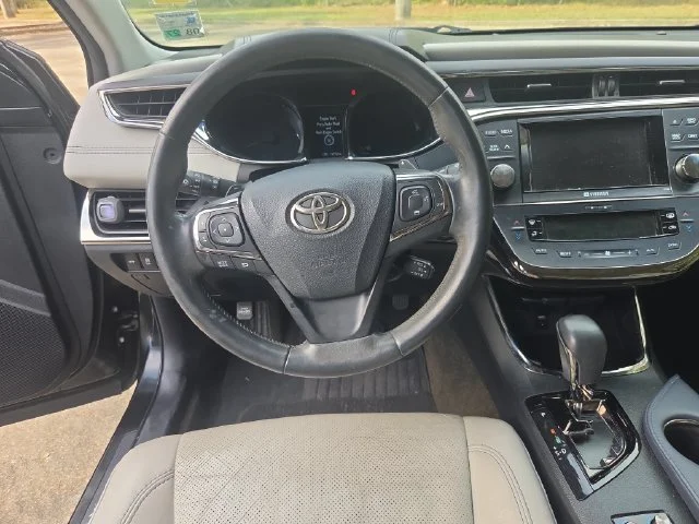 Used 2013 Black Toyota Limited image 26