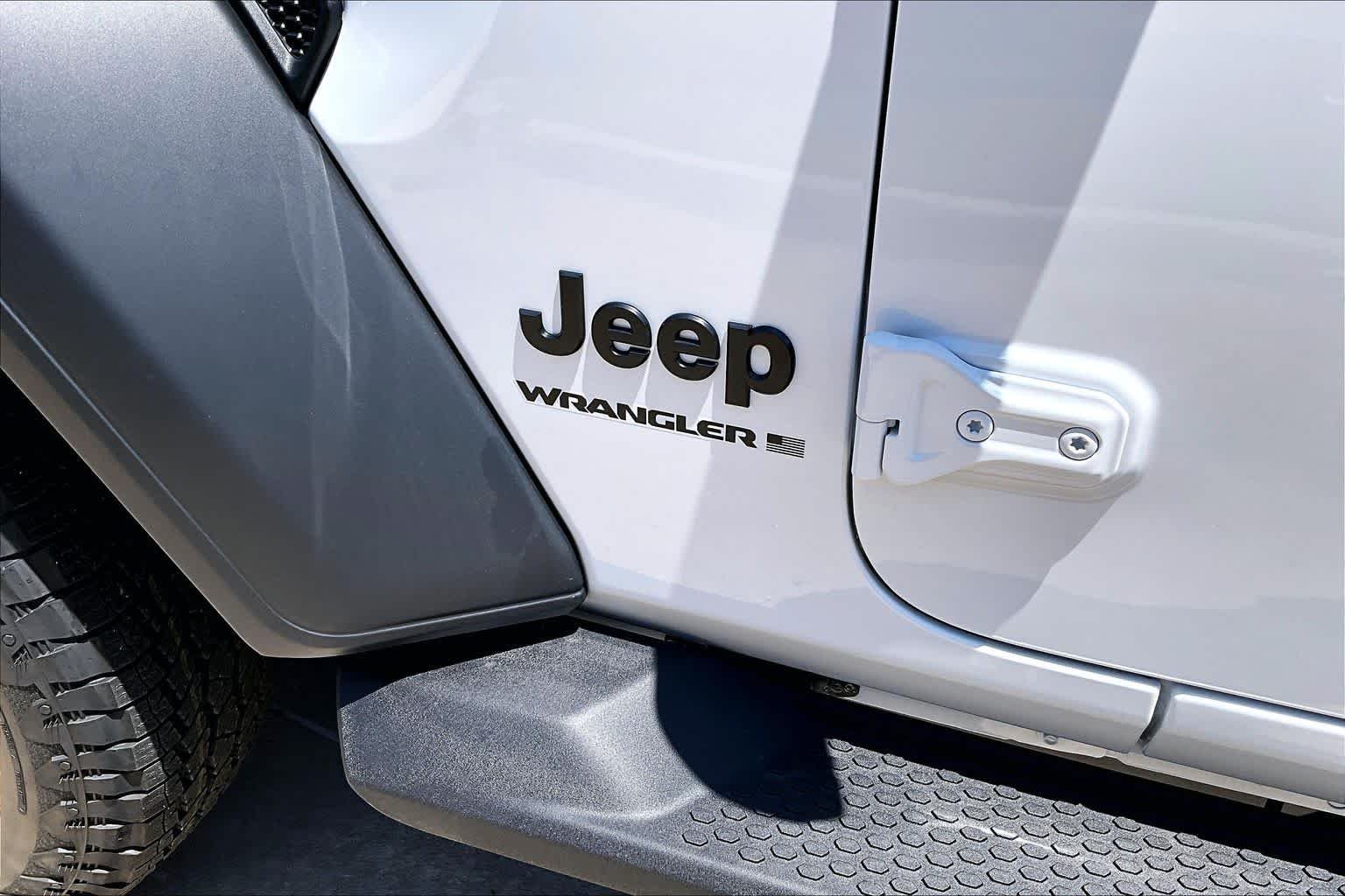 New 2026 Bright White Clearcoat Jeep Sport S image 16