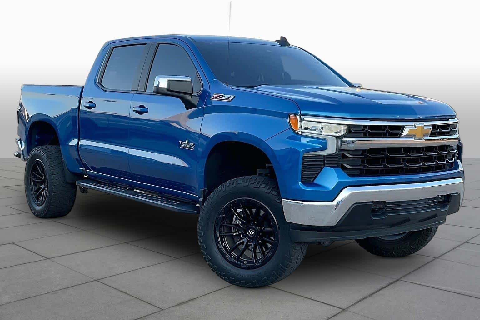 Used 2022 Glacier Blue Metallic Chevrolet LT image 4