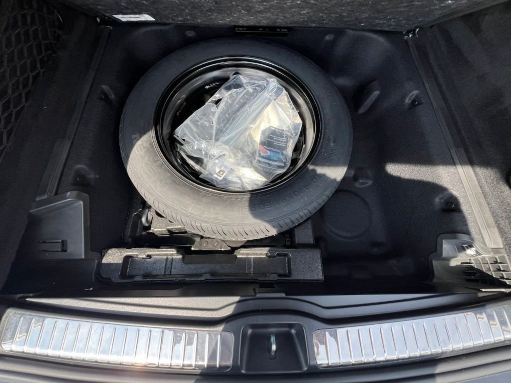 Certified Used 2024 Black Mercedes-Benz GLE 450 image 37